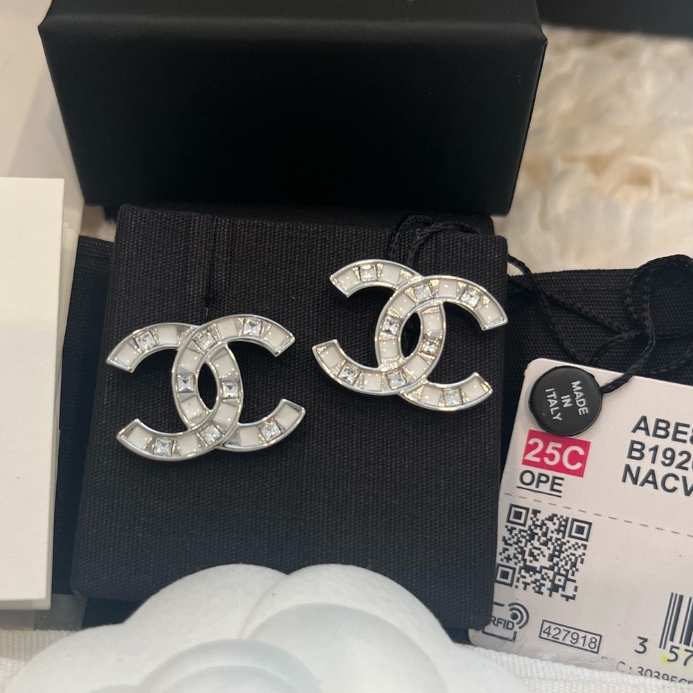 Chanel 15C White silver and Crystal cc logo earrings - NEW with TAGS & RECEIPT!